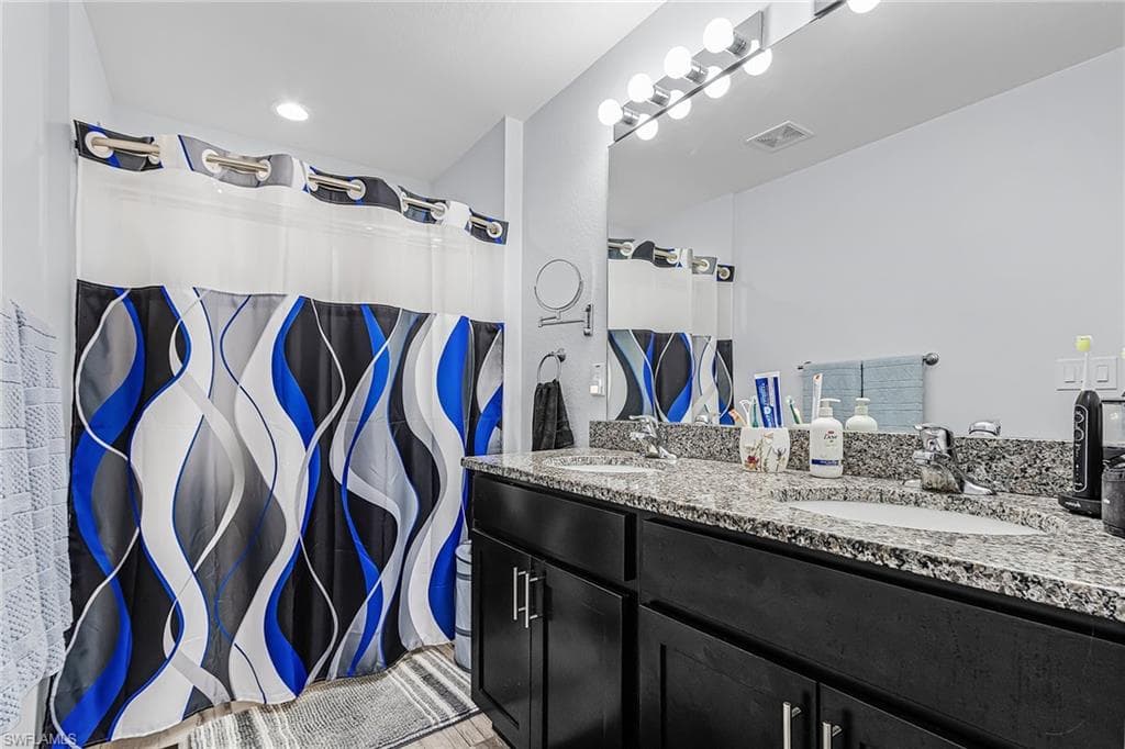 9032 Meadow CIR-16