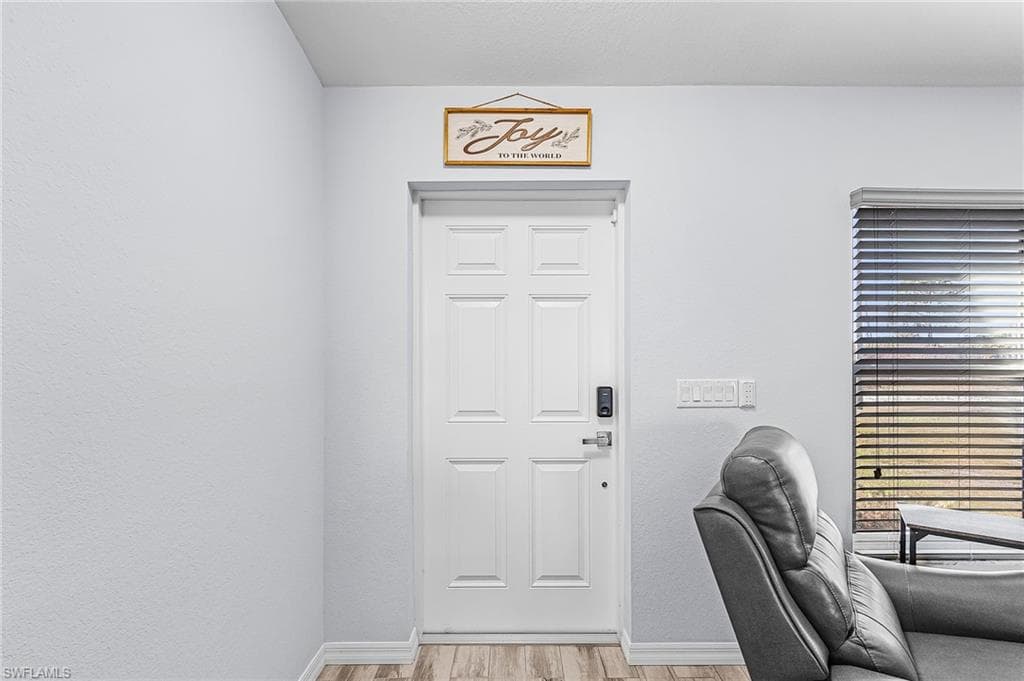 9032 Meadow CIR-3