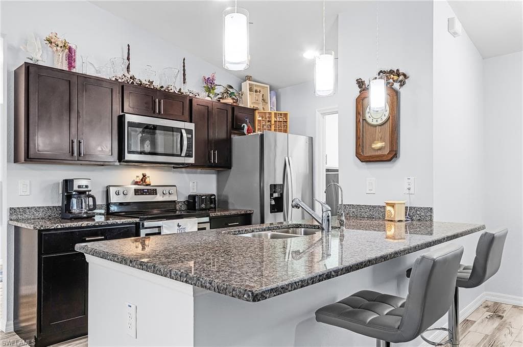 9032 Meadow CIR-7