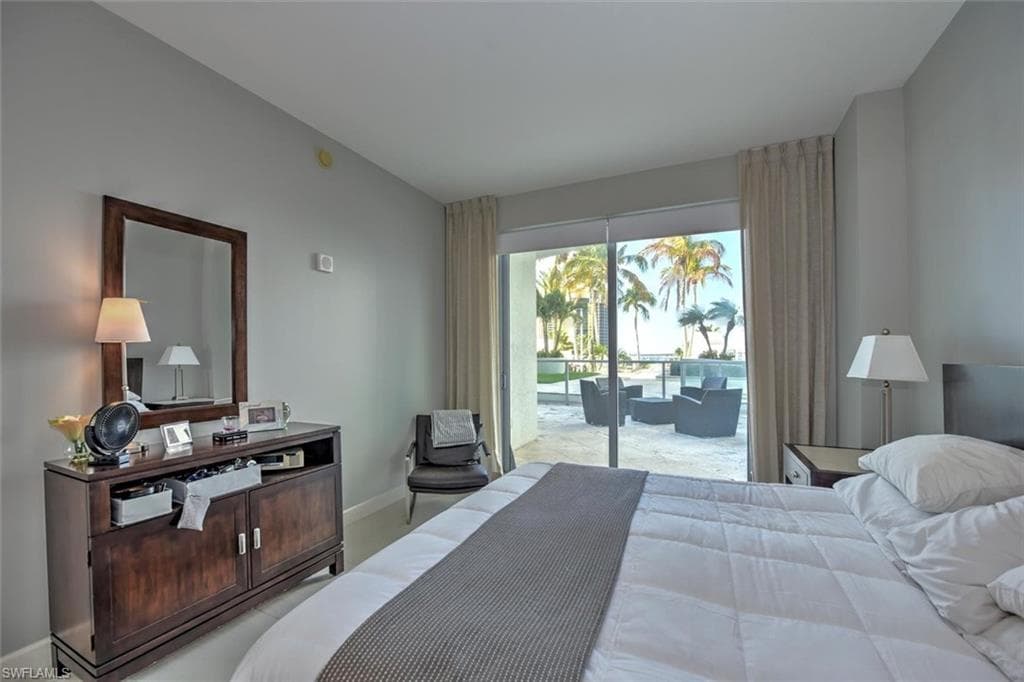 3000 Oasis Grand BLVD 407-11