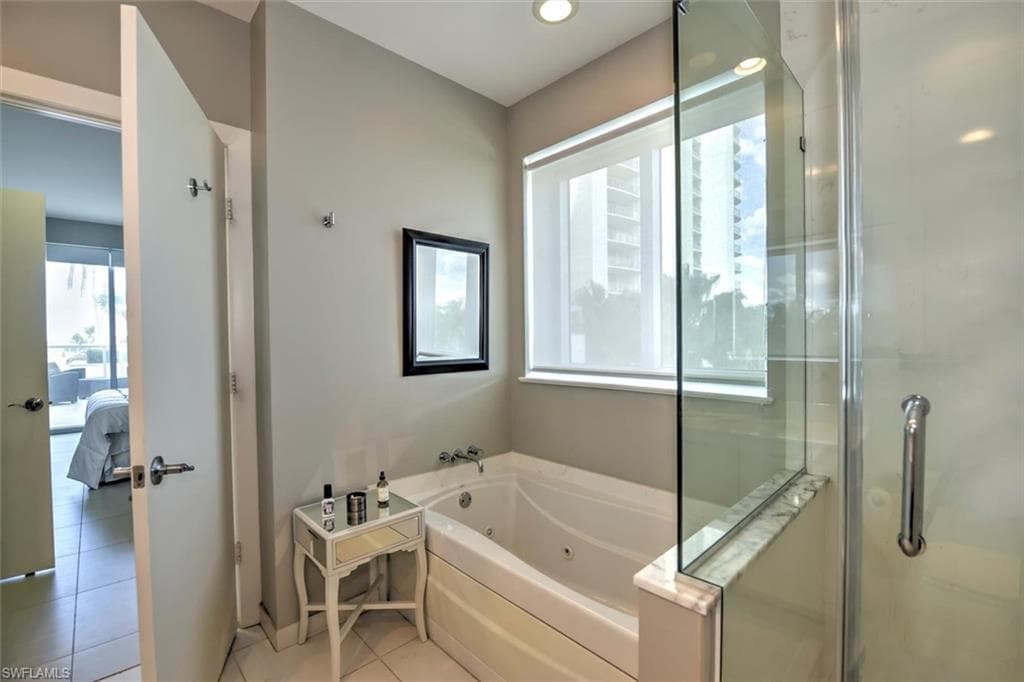 3000 Oasis Grand BLVD 407-14