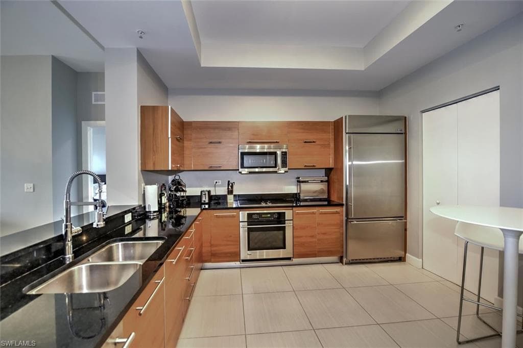 3000 Oasis Grand BLVD 407-3