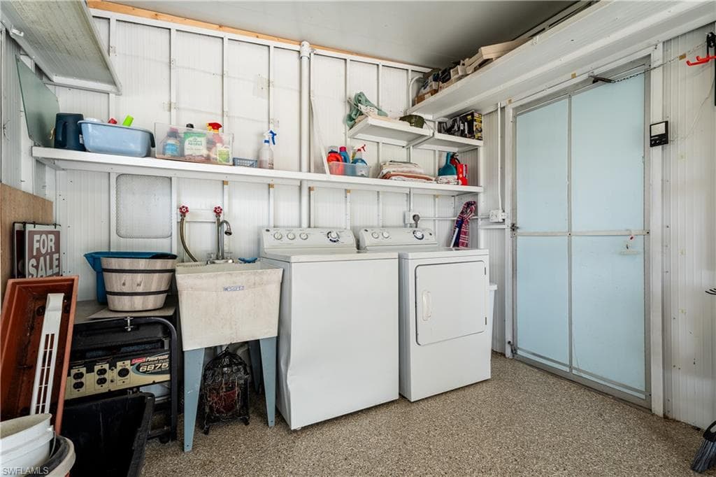 237 Palmer BLVD-35