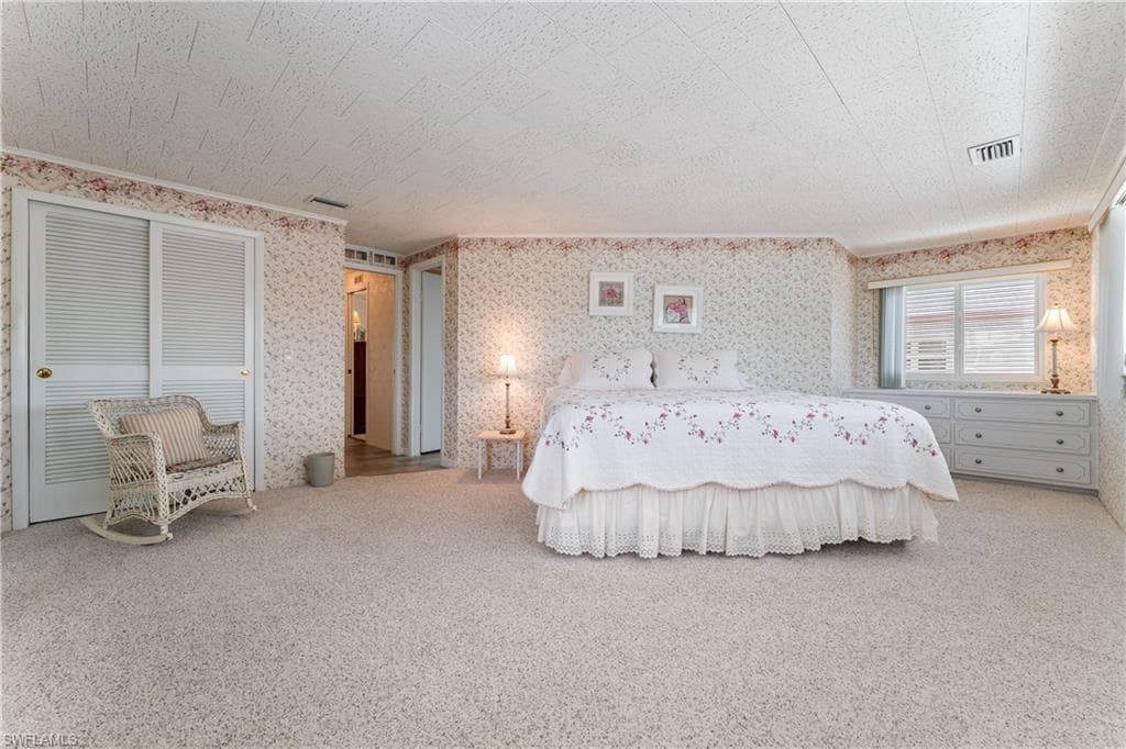 237 Palmer BLVD-27