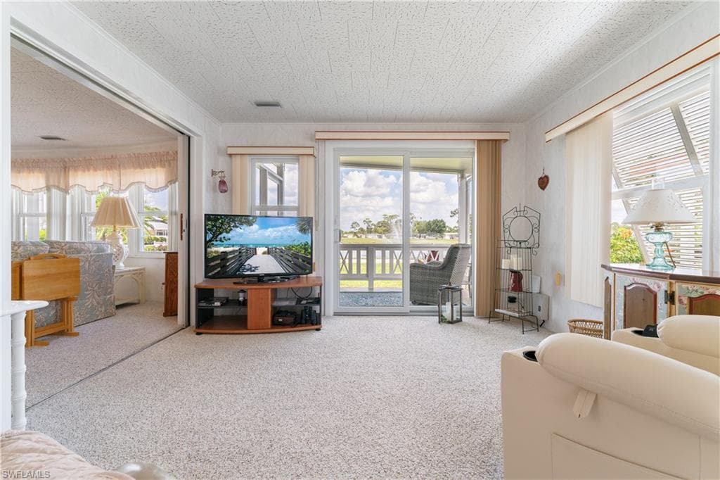 237 Palmer BLVD-23