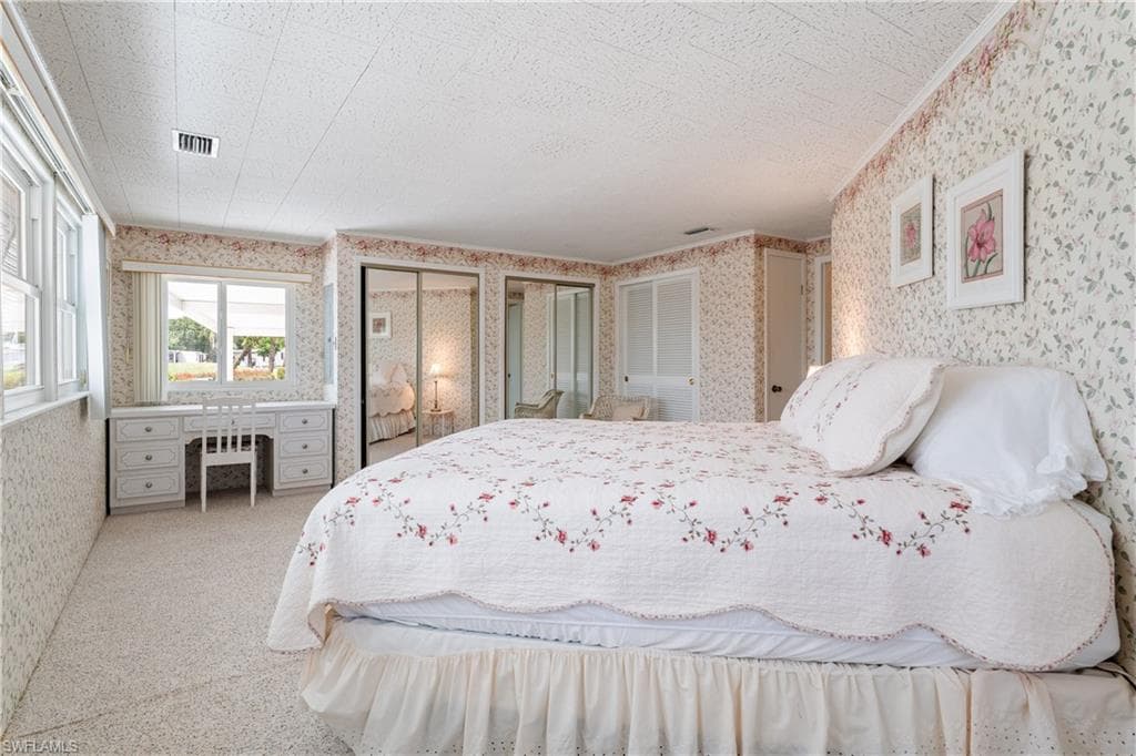 237 Palmer BLVD-29