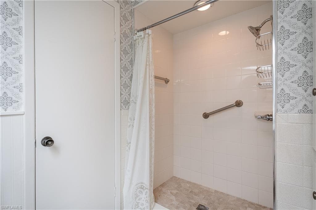 237 Palmer BLVD-33