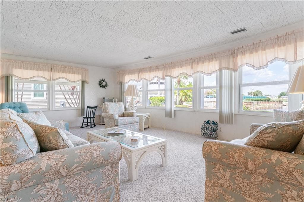 237 Palmer BLVD-17