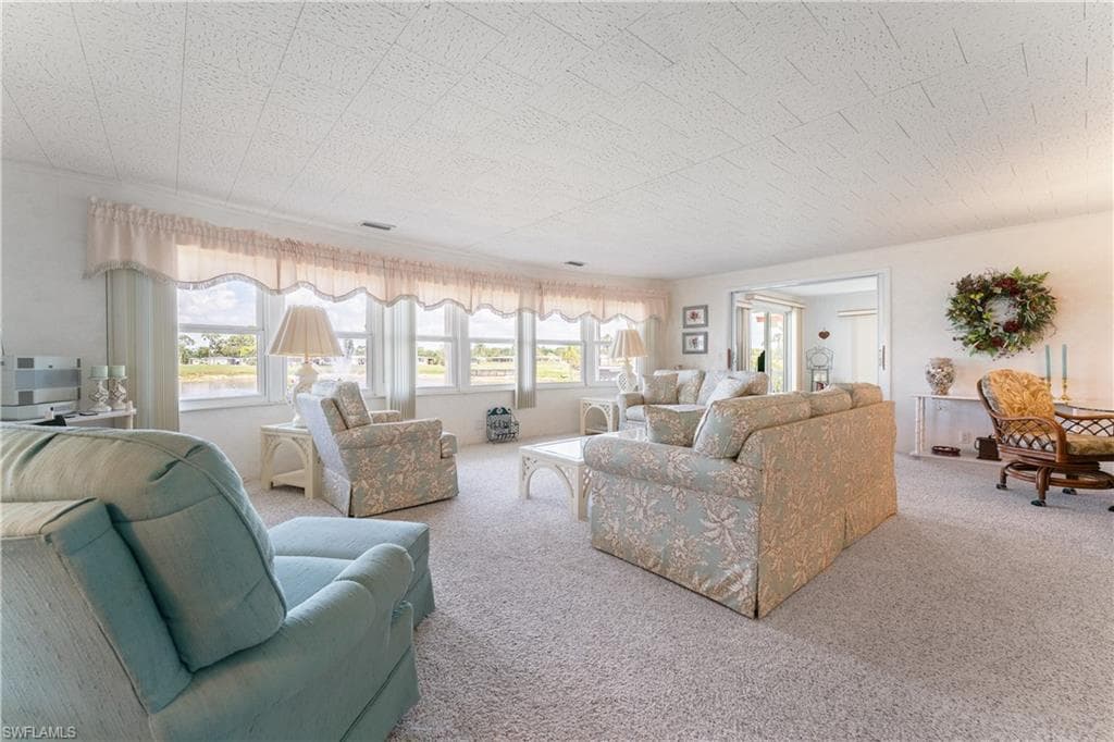 237 Palmer BLVD-14