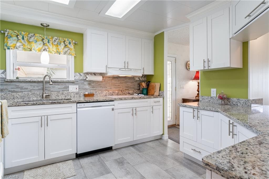 237 Palmer BLVD-10
