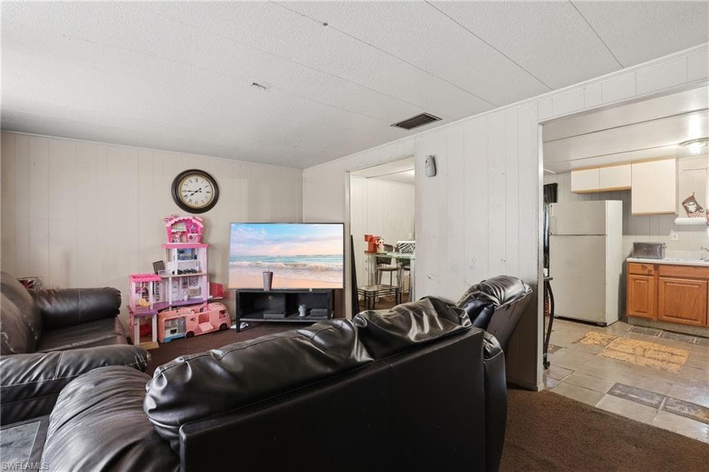 1004 Kentucky AVE-23