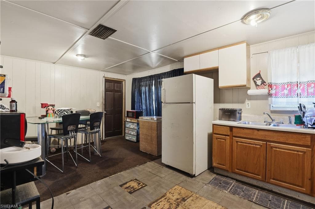 1004 Kentucky AVE-12