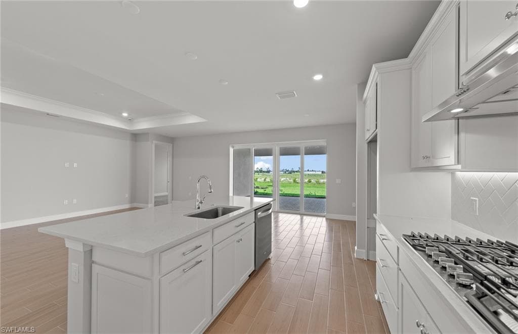 44589 Emerald ST-16