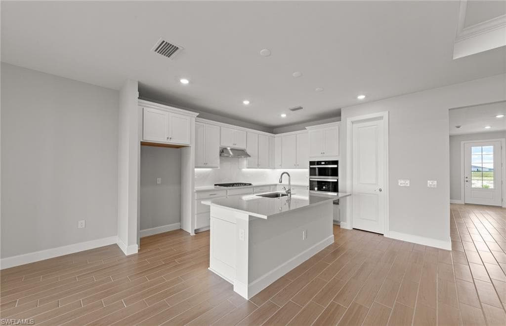 44589 Emerald ST-12