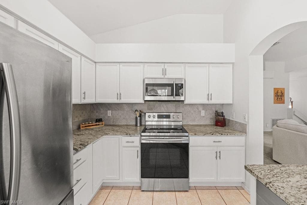 23039 Lone Oak DR-17