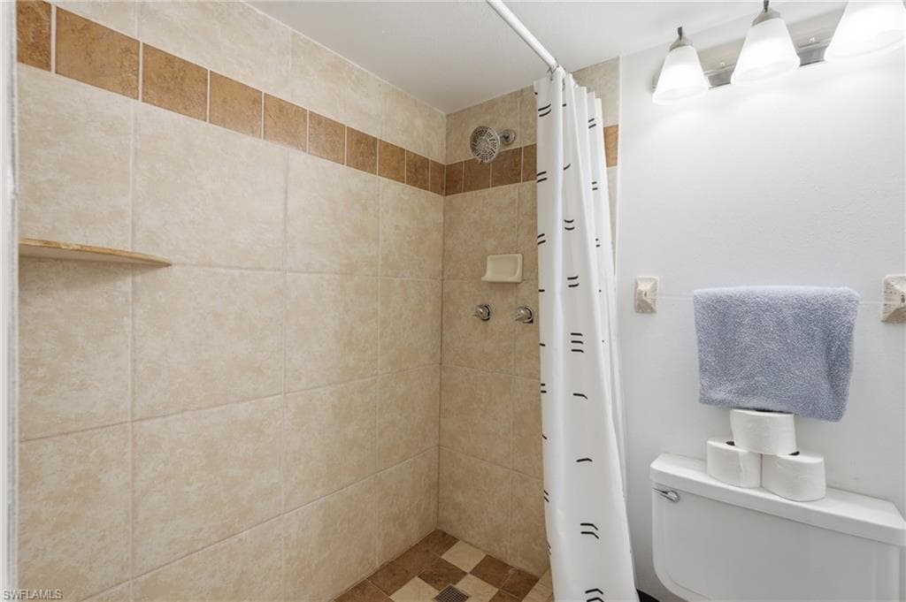 2366 E Mall DR 403-16
