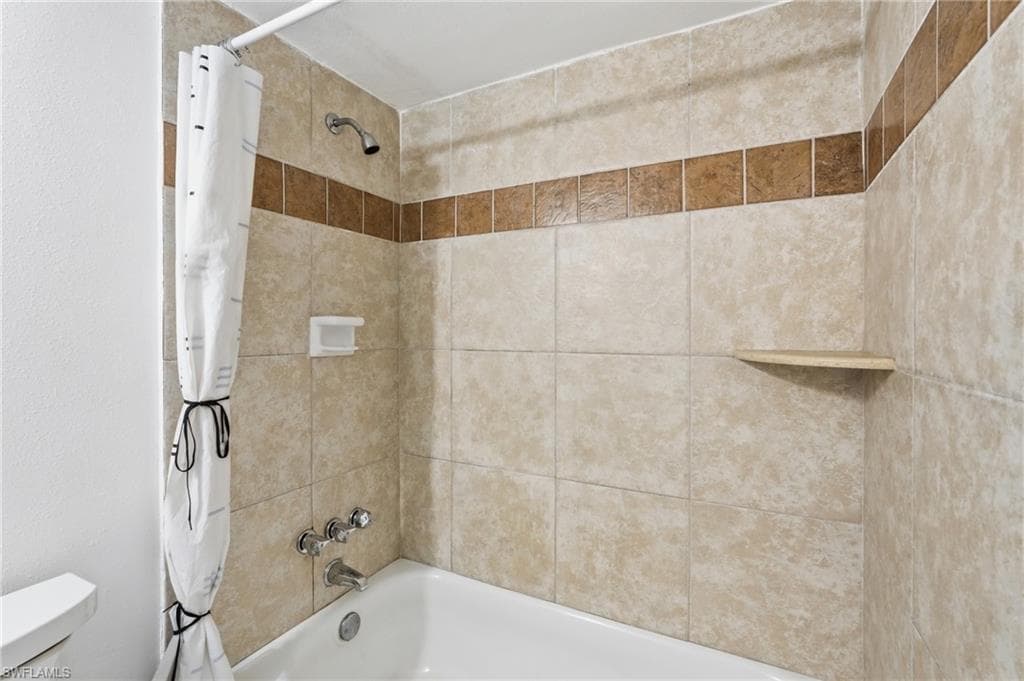 2366 E Mall DR 403-20