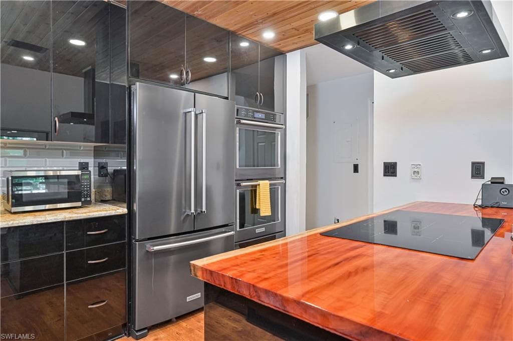 15080 Riverbend BLVD 802-12