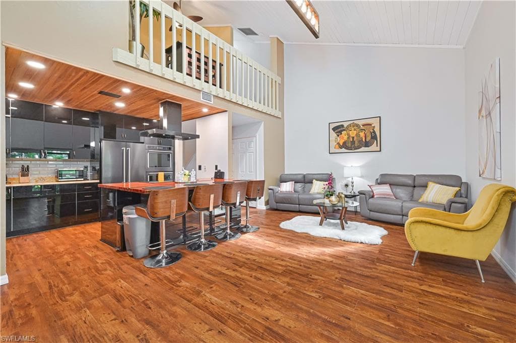 15080 Riverbend BLVD 802-7