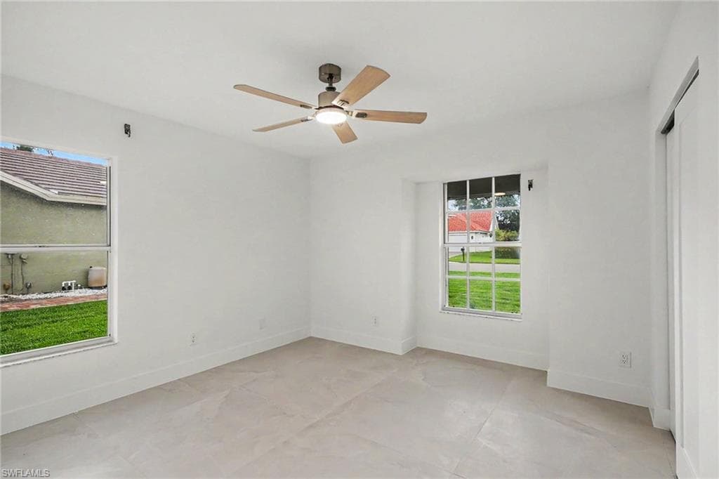 4618 Ashton CT-22