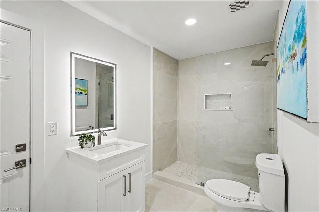 4618 Ashton CT-19