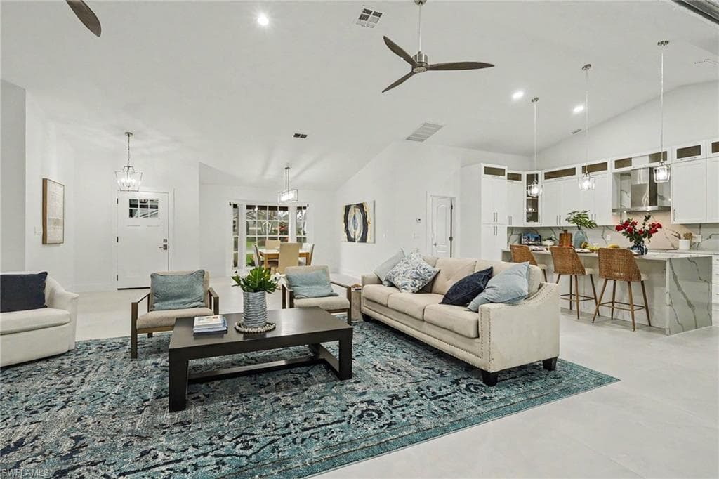 4618 Ashton CT-33