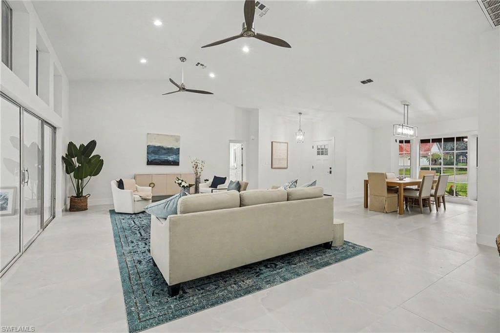 4618 Ashton CT-32