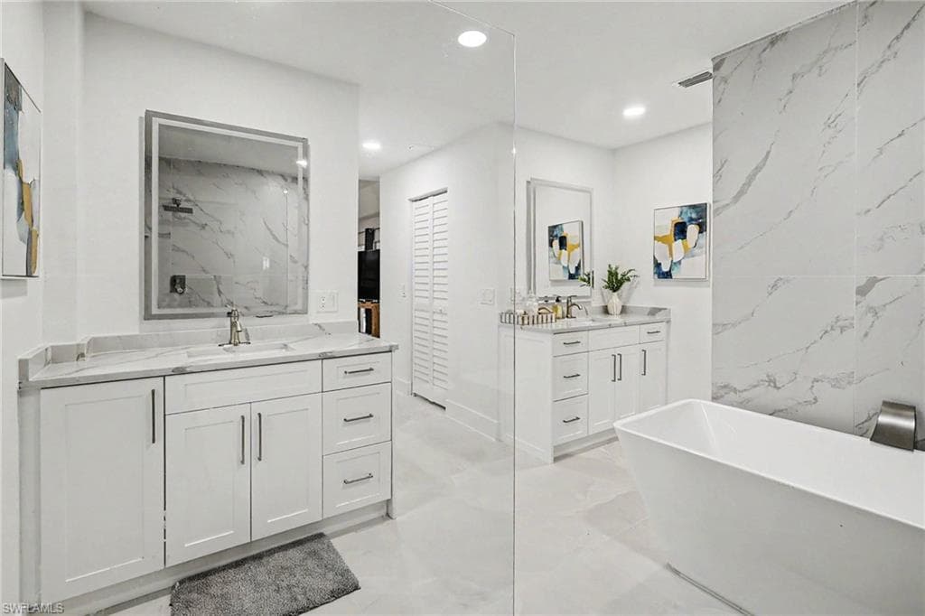4618 Ashton CT-17
