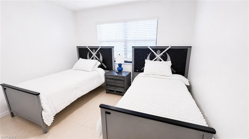 5339 TREETOPS DR-16