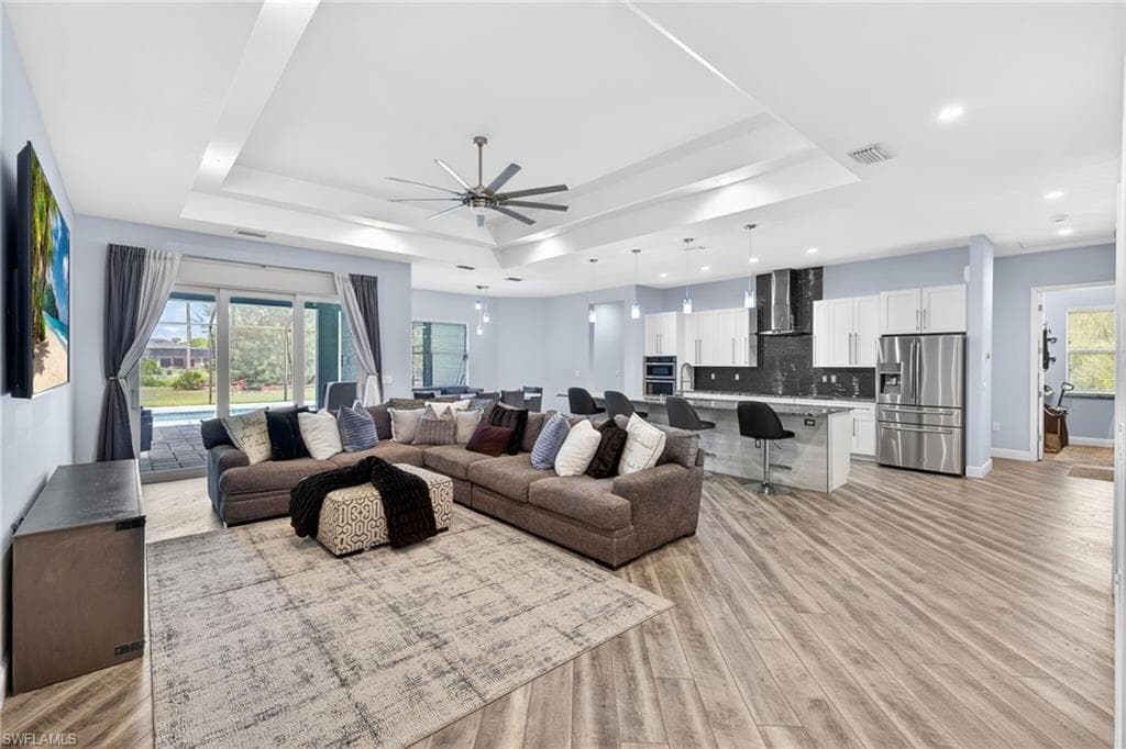 24000 Claire ST-6