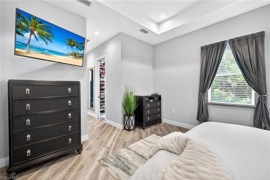 24000 Claire ST-19