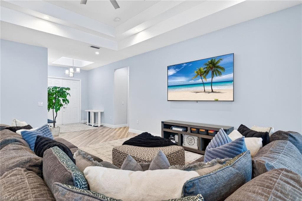 24000 Claire ST-8