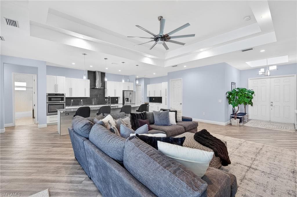 24000 Claire ST-9