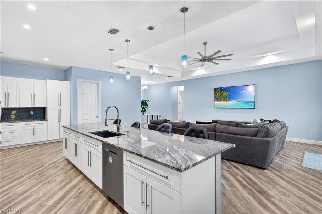 24000 Claire ST-13
