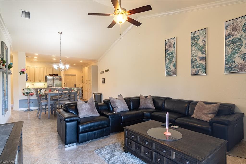 1102 Winding Pines CIR 206-11