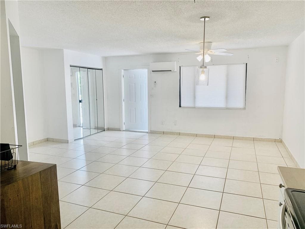 826 Wiggins Pass RD 201-6