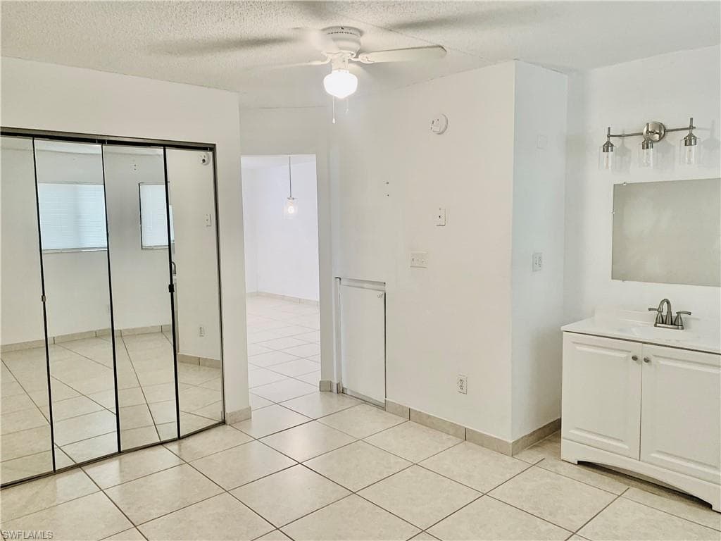 826 Wiggins Pass RD 201-9
