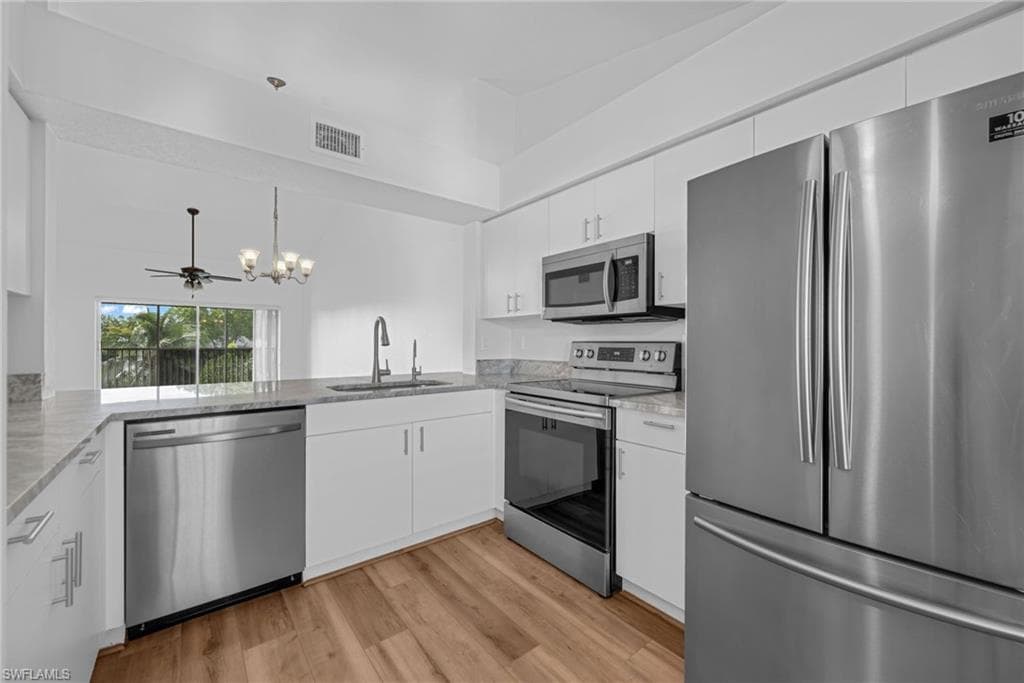 3250 Cypress Glen WAY 423-2