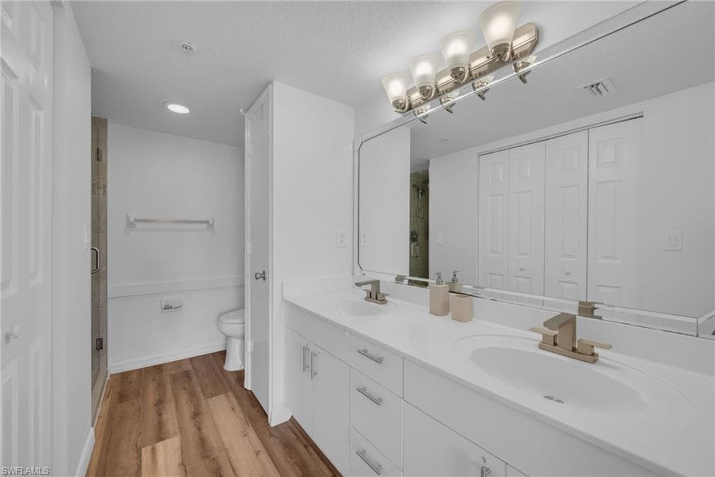 3250 Cypress Glen WAY 423-7