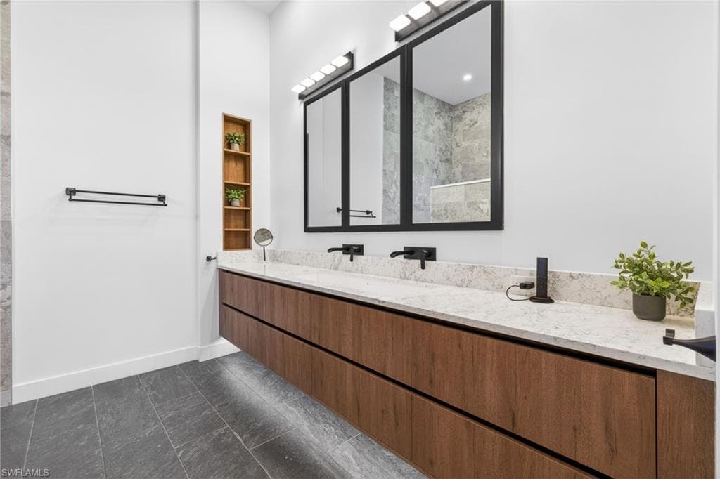 872 W Cape Estates CIR-40