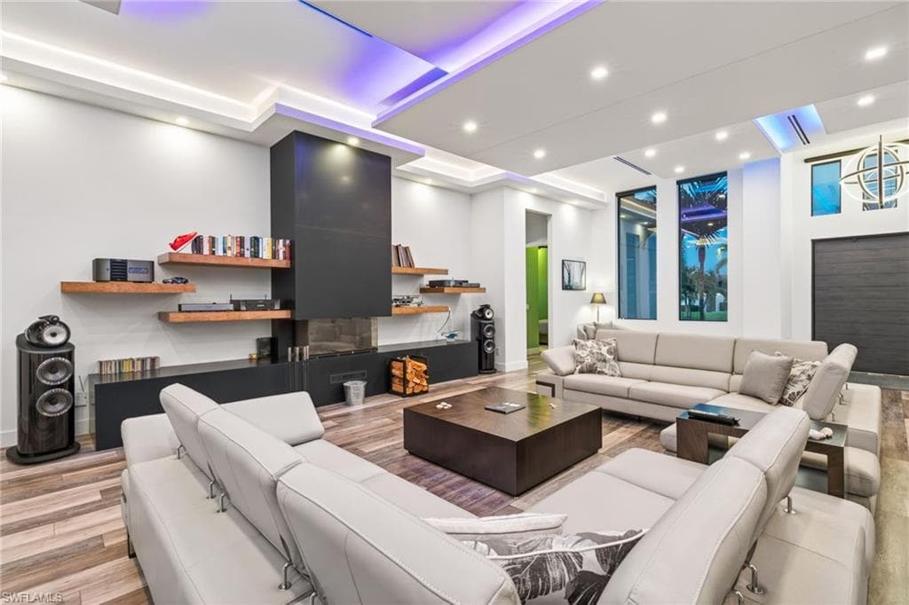 872 W Cape Estates CIR-30