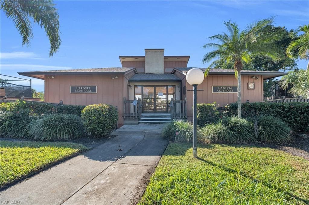 5563 Foxlake DR-26