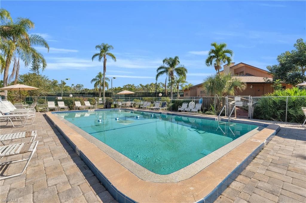 5563 Foxlake DR-30