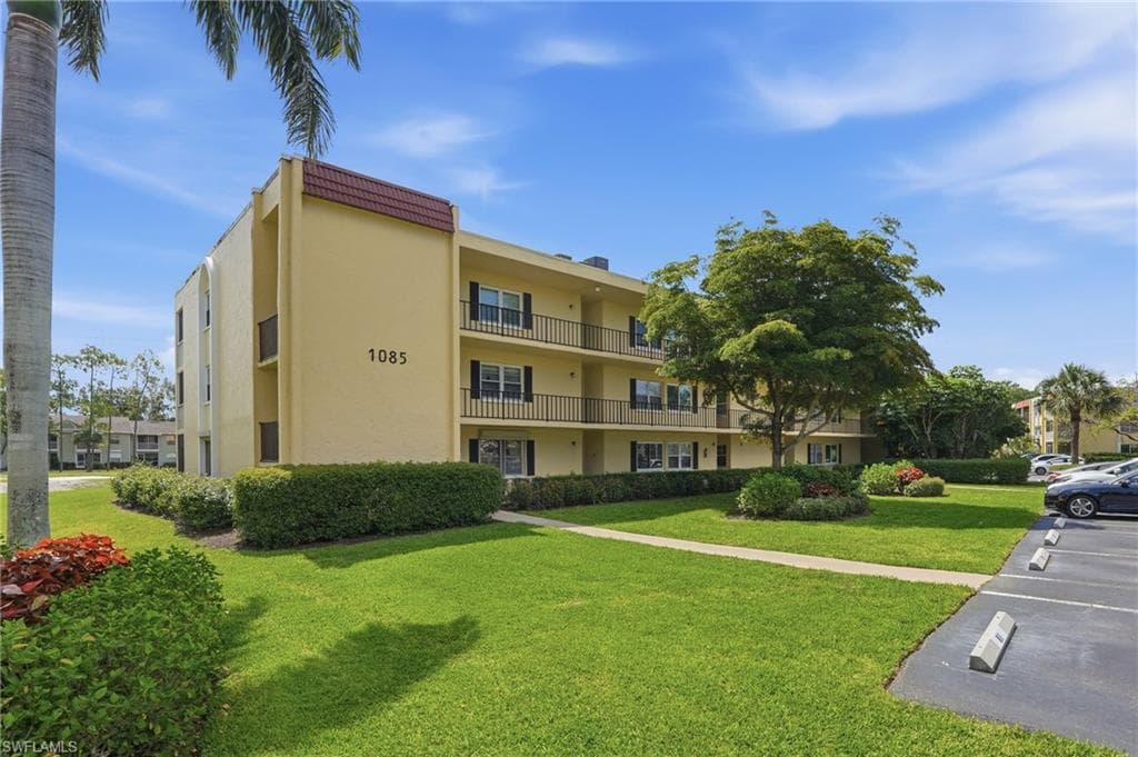 1085 Forest Lakes DR 8102-25