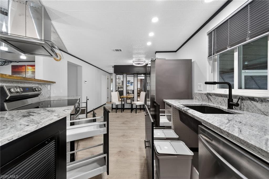 5502 Ben Franklin LN-6
