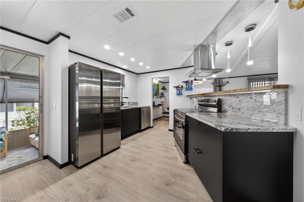 5502 Ben Franklin LN-7