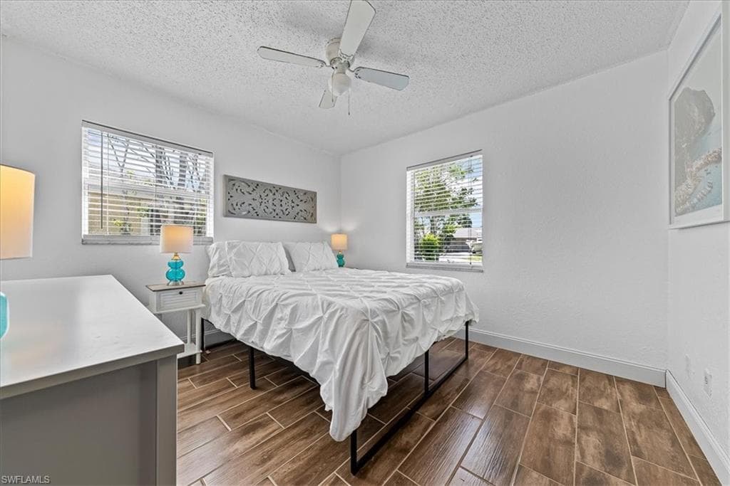 4027 Mindi AVE-23