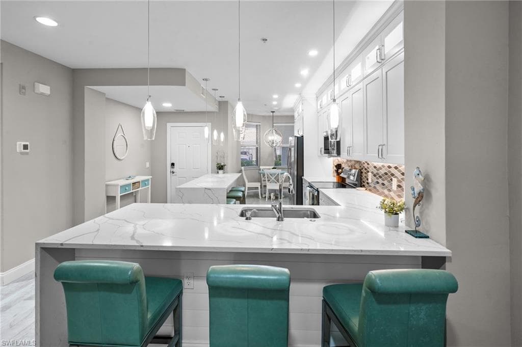 11041 Gulf Reflections DR 103-4