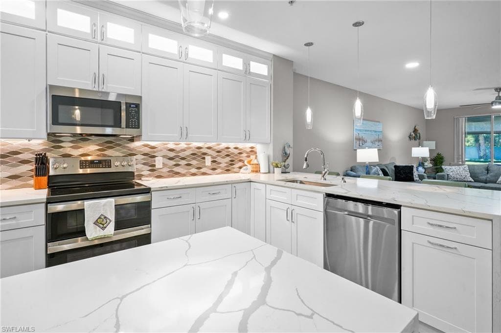 11041 Gulf Reflections DR 103-3