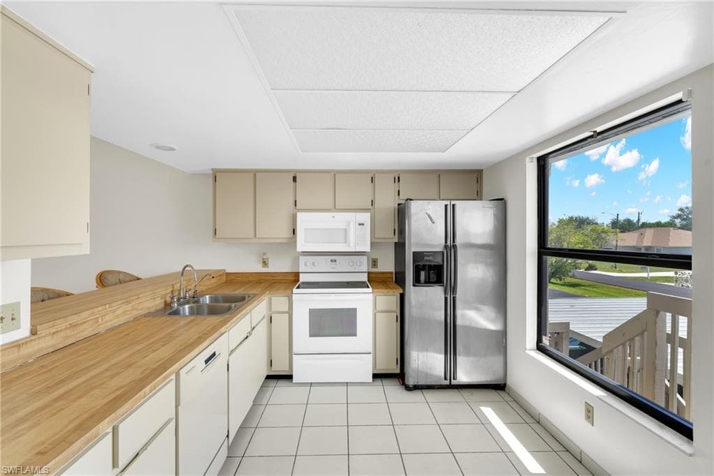 4708 SW 8th PL 203-15